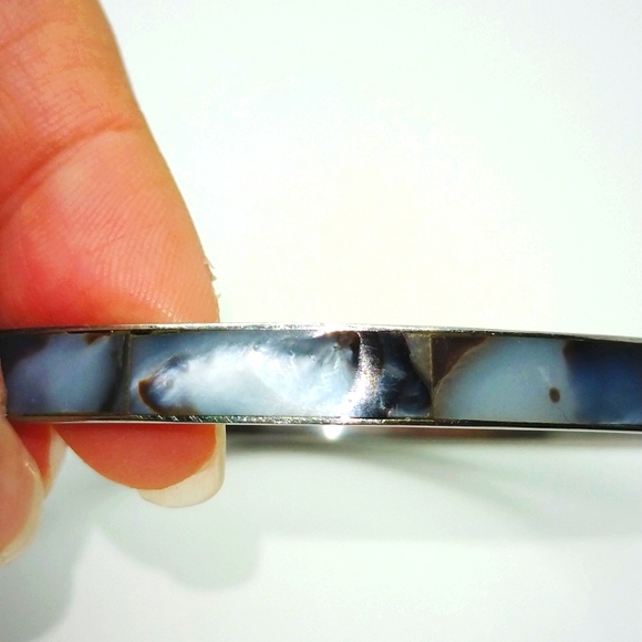 Vintage Blue Mother of Pearl Bangle bracelet - Picture 4 of 7